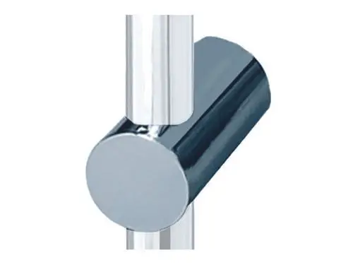 Konsolen-Set von Ideal Standard in Chrom, bestehend aus runden Halterungen zur Befestigung an vertikalen Rohren.
